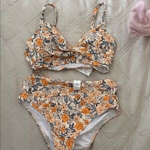 Cupshe Floral Bikini in Orange and Cream